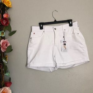 Denizen LEVI’s  Denim Stretch White Shorts